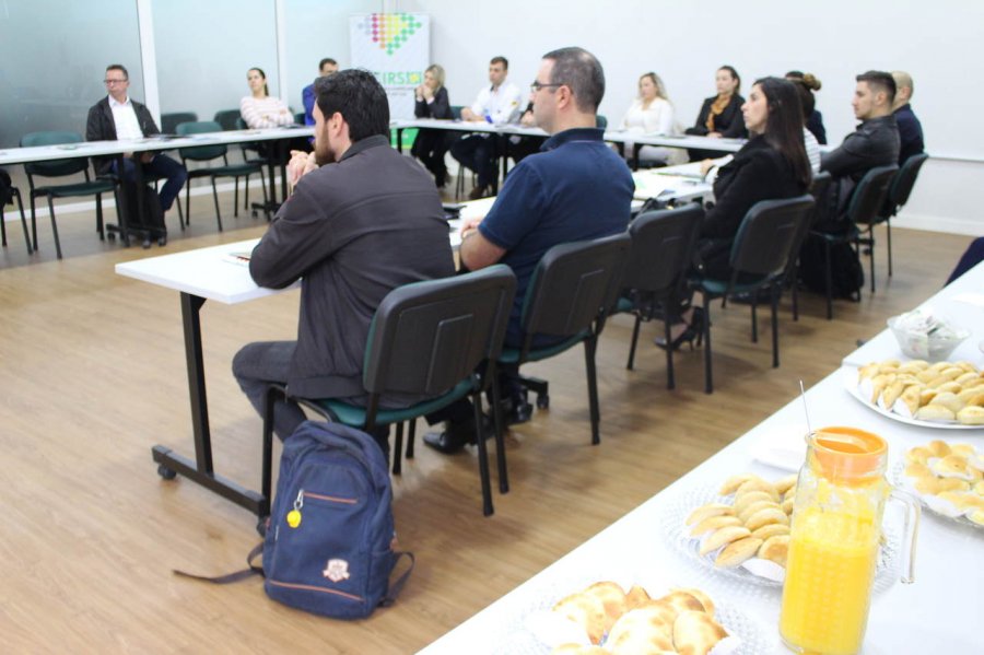 O café da manhã desta terça foi com os novos associados da ACIRS