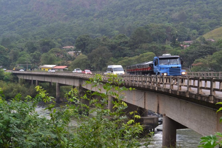 Colapso de ponte na BR-470/SC pode afetar economia de Santa Catarina