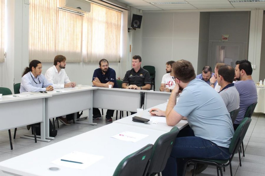 Núcleo de Informática da ACIRS discute sobre Pitch