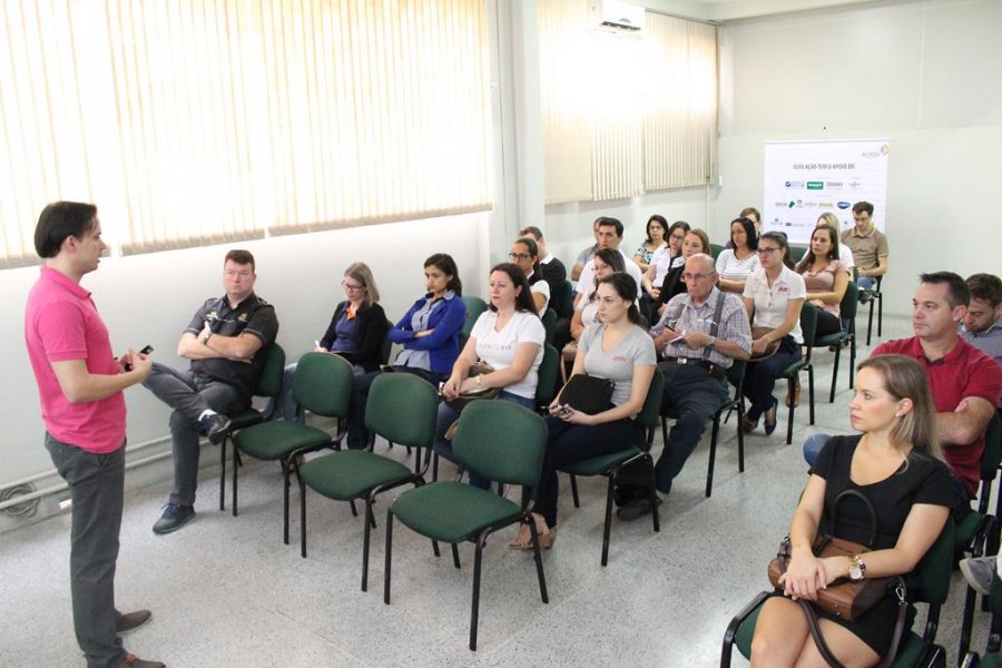 ACIRS promove palestra sobre jovens aprendizes