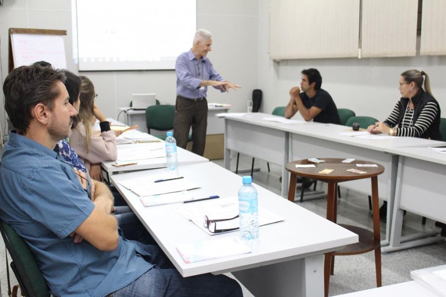 Gestão empresarial é discutida na ACIRS