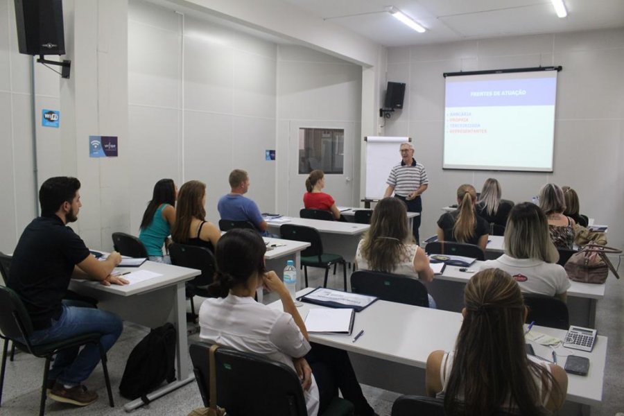 Acirs realiza Curso de Cobrança e Negociação por Telefone