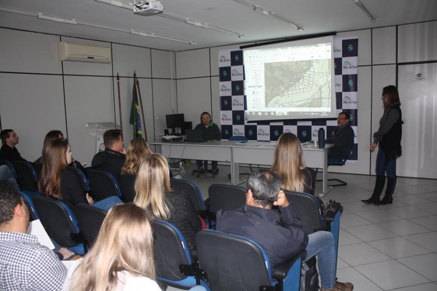 Arquitetos discutem a criação de um Código de Edificações