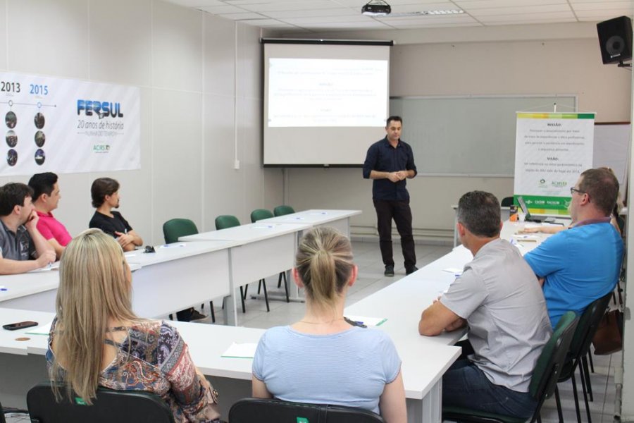 Núcleo de Gastronomia da ACIRS recebe novos empresários