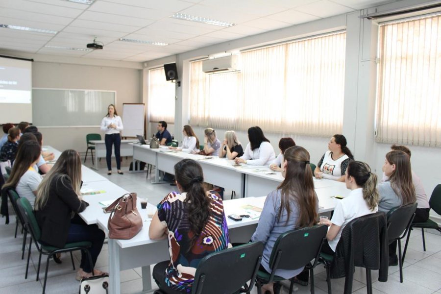 Modelos de planejamentos estratégicos são apresentados ao Núcleo de RH da ACIRS