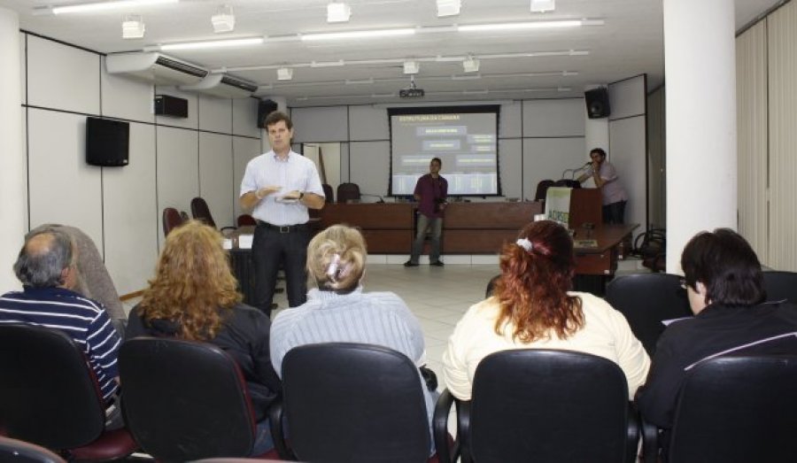 Câmara de Vereadores de Rio do Sul recebeu os líderes comunitários do projeto Capacitar