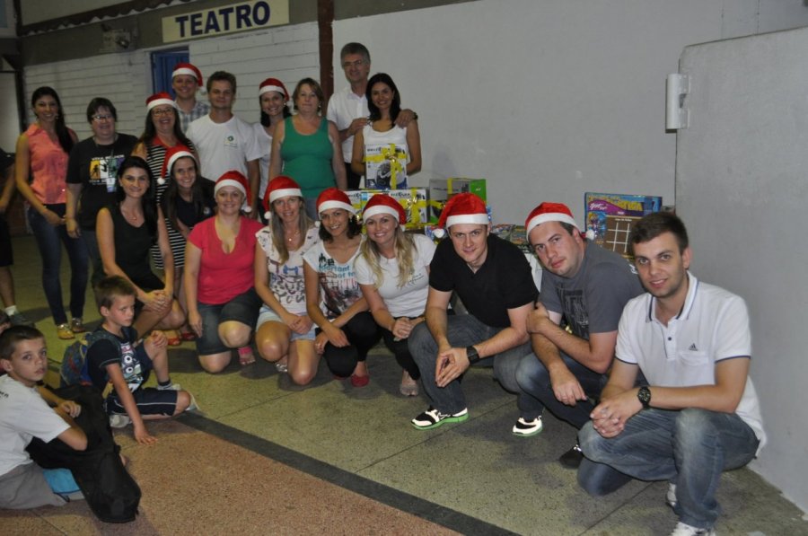 Natal Solidário presenteia escolas de Rio do Sul