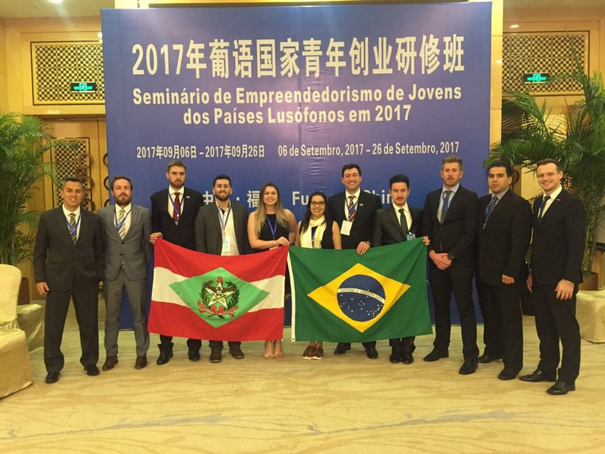 Jovens Empreendedores da ACIRS passam primeiros dias na China