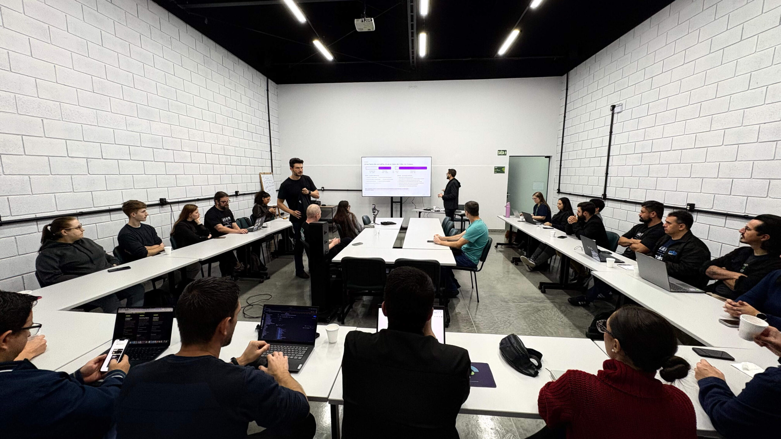 Imagem destaque na postagem Workshop NIAVI destaca sucesso do primeiro encontro e mantém inscrições abertas para Marketing Digital